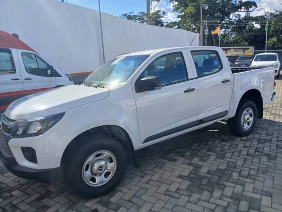 CHEVROLET S10 2.8 16V TURBO DIESEL CHASSIS CAB CS 4X4 MANUAL CHEVROLET S10 2.8 16V TURBO DIESEL CHASSIS CAB CS 4X4 MANUAL